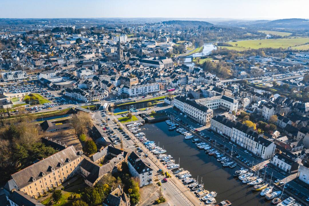 Redon: Am Zusammenfluss von Oust und Vilaine. Die Altstadt, die wundersch&ouml;ne Abtei Saint-Sauveur und die reiche Landschaft wollen entdeckt werden.&nbsp;

PORIEL Thibault