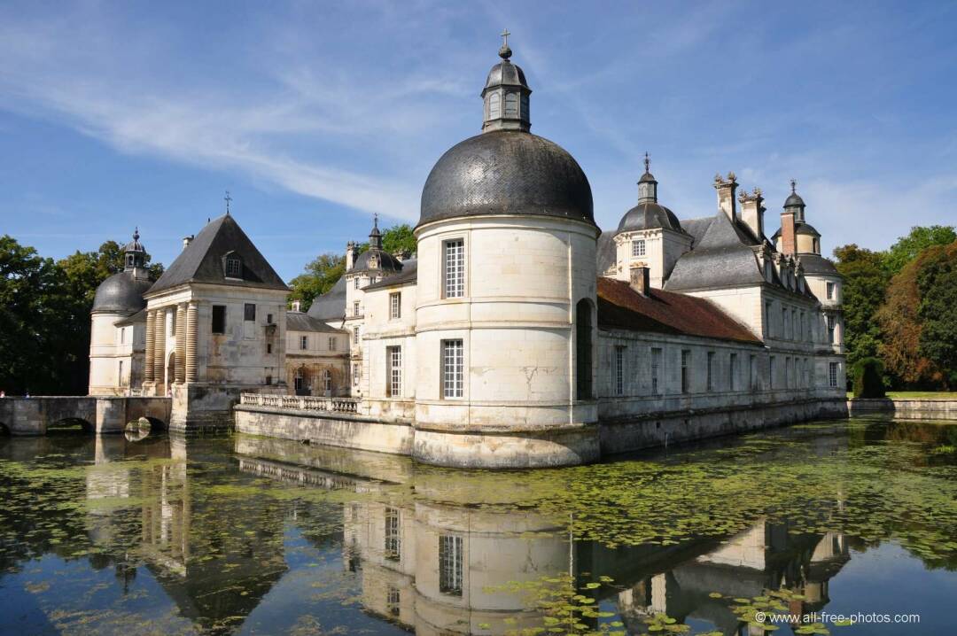 Das Schloss von Tanlay, lassen Sie es sich nicht entgehen, eines der sch&ouml;nsten Renaissance-H&auml;user Burgunds zu besichtigen.